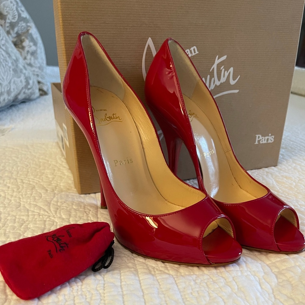 New ~❤️Stunning Patent Red Christian Louboutin 👠